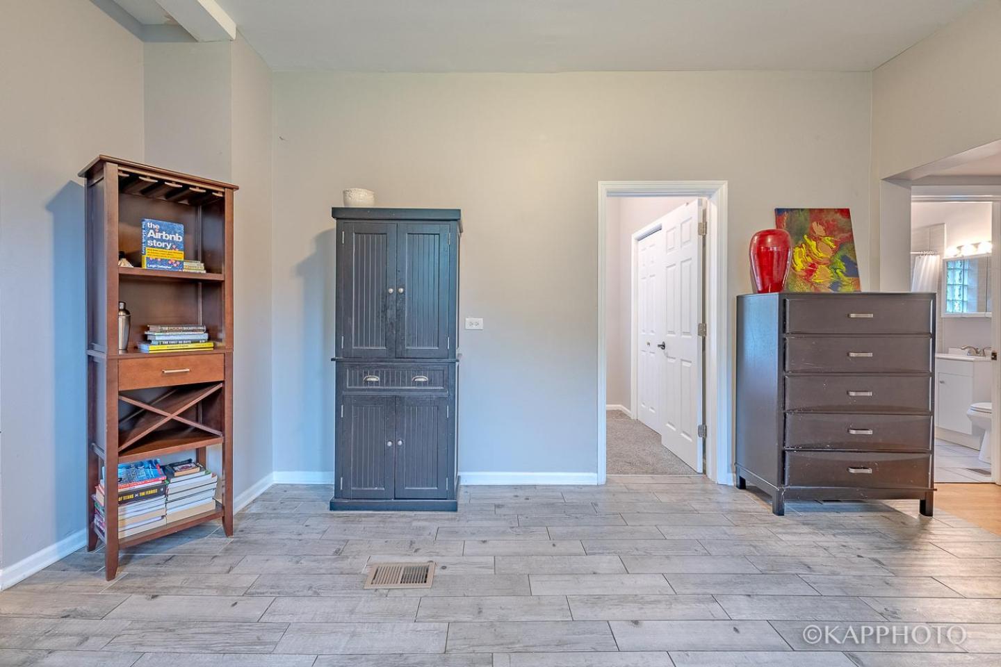 Wonderful Close To Downtown - Free Parking Homestay *