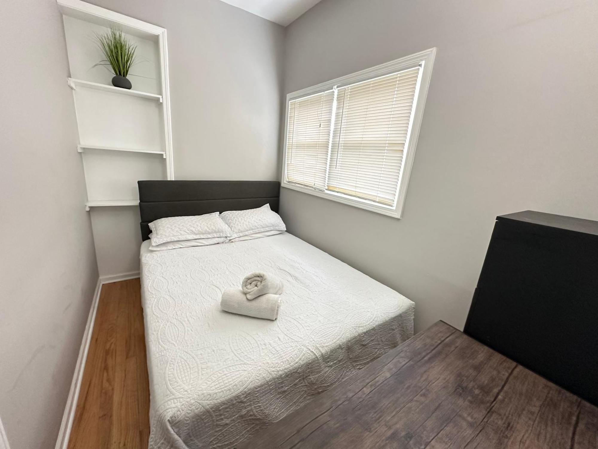 Homestay Wonderful Close To Downtown - Free Parking *