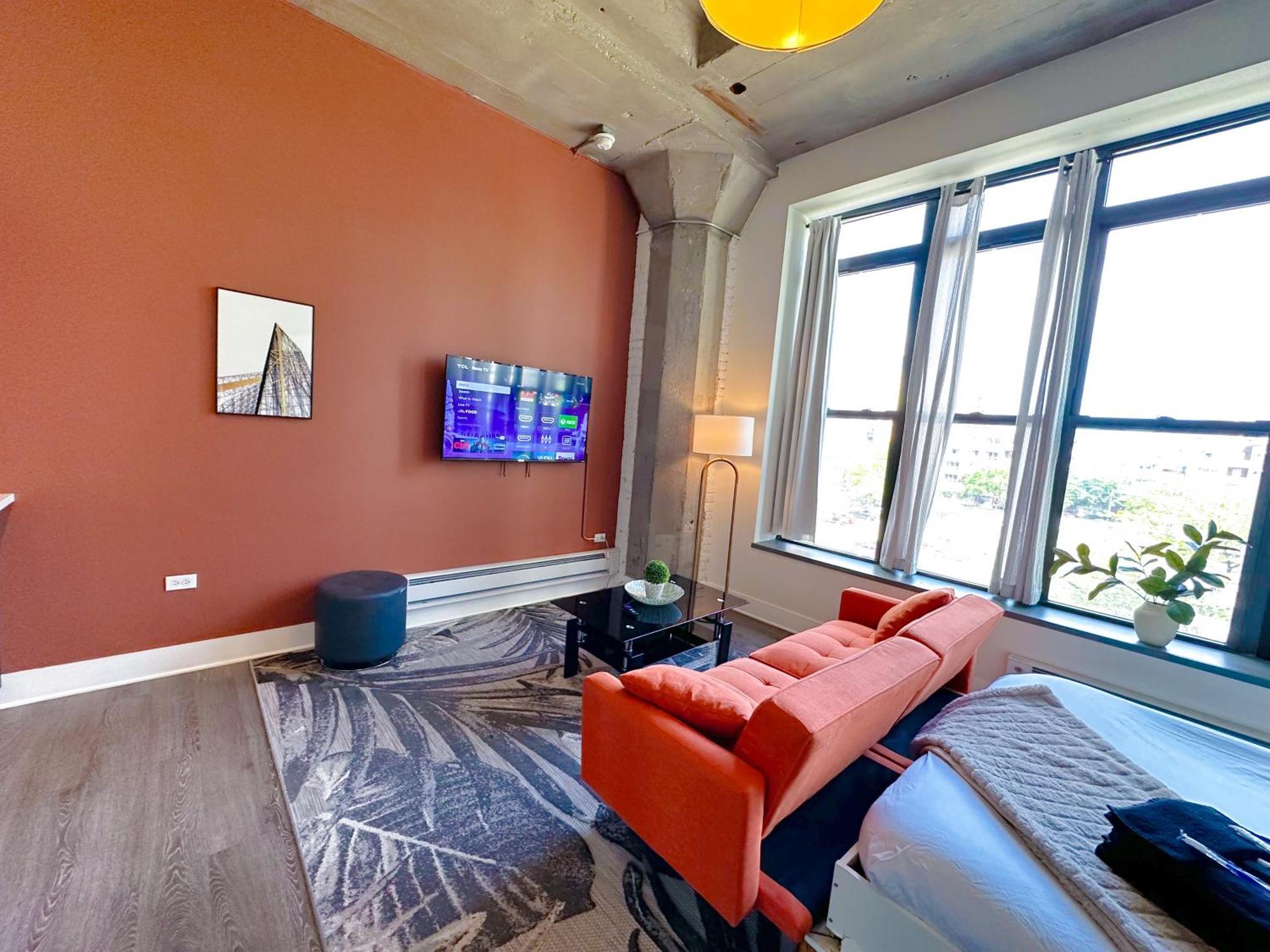 Mccormick Place That Sleeps Up To 4 Guests With Optional Parking And Gym Access Apartment *