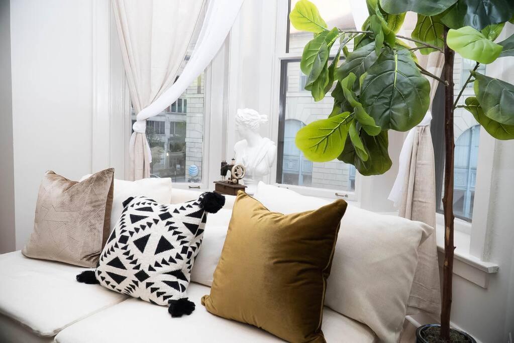 Duplex Chic River North Retreat Holiday home Chicago