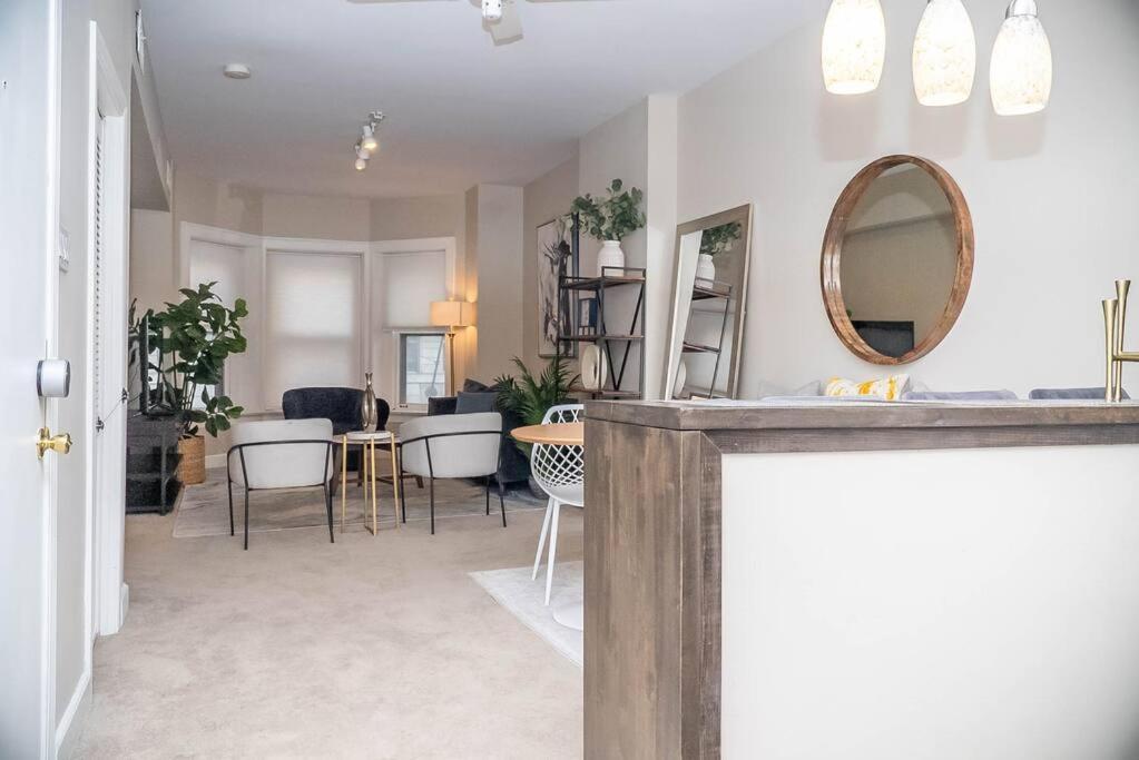 Duplex Chic River North Retreat * Chicago
