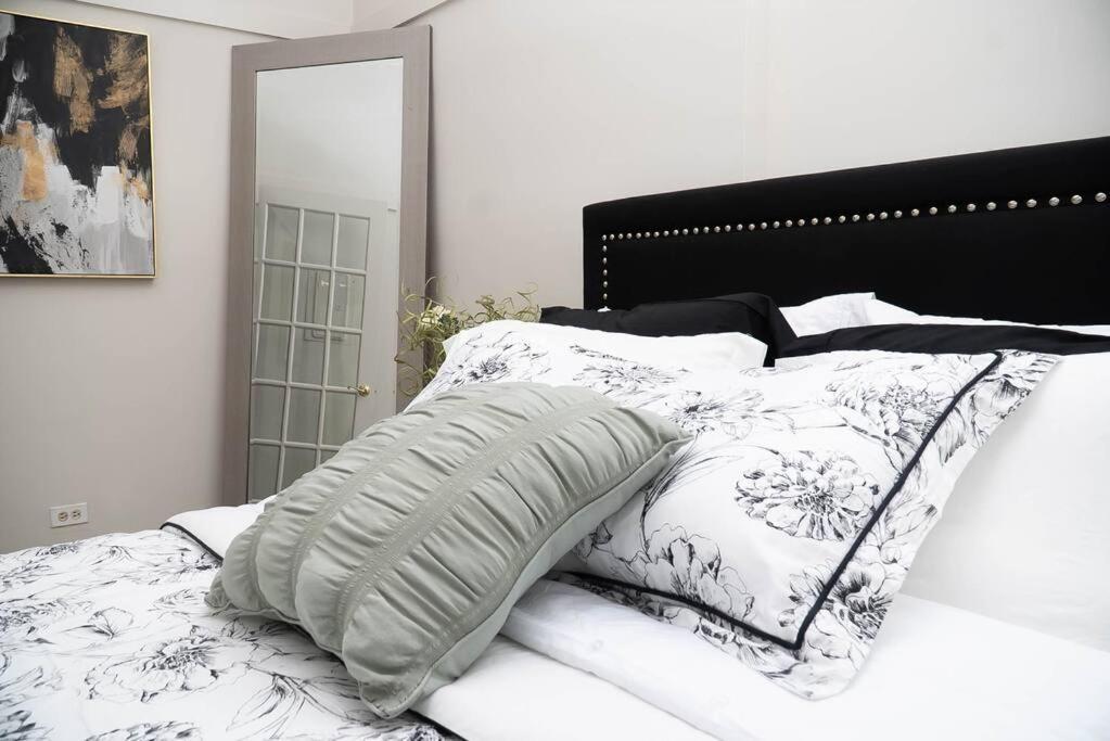 Duplex Chic River North Retreat Holiday home Chicago