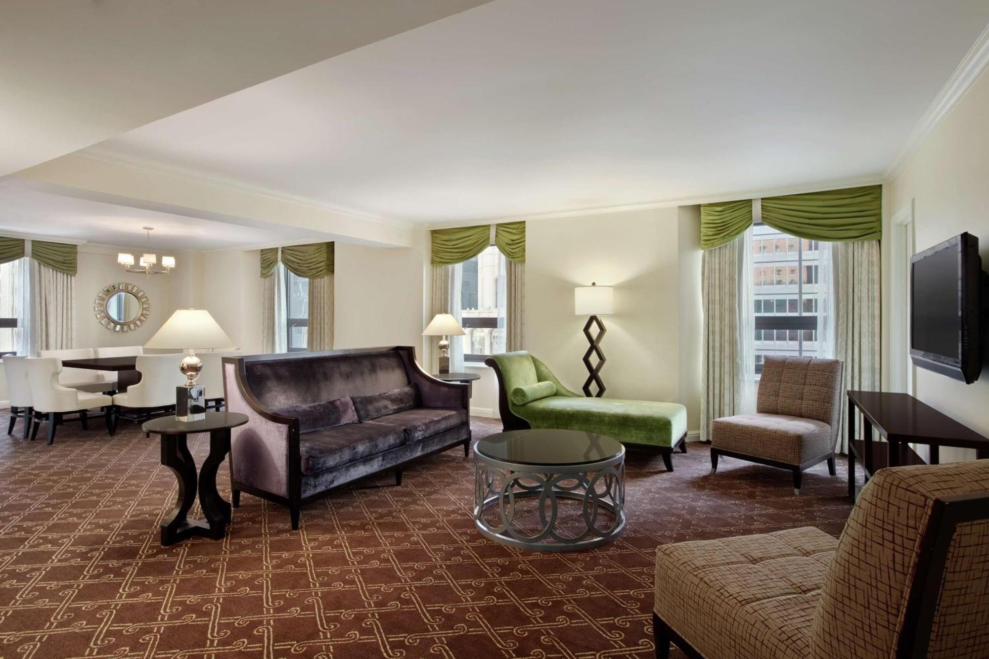 Hotel The Palmer House Hilton 4*