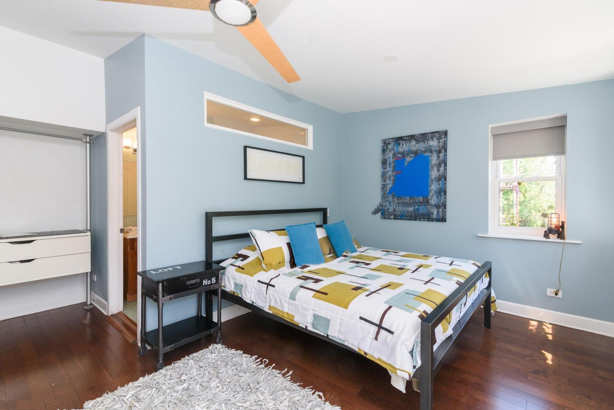 House 5863- Chicago's Premier Bed & Breakfast Chicago