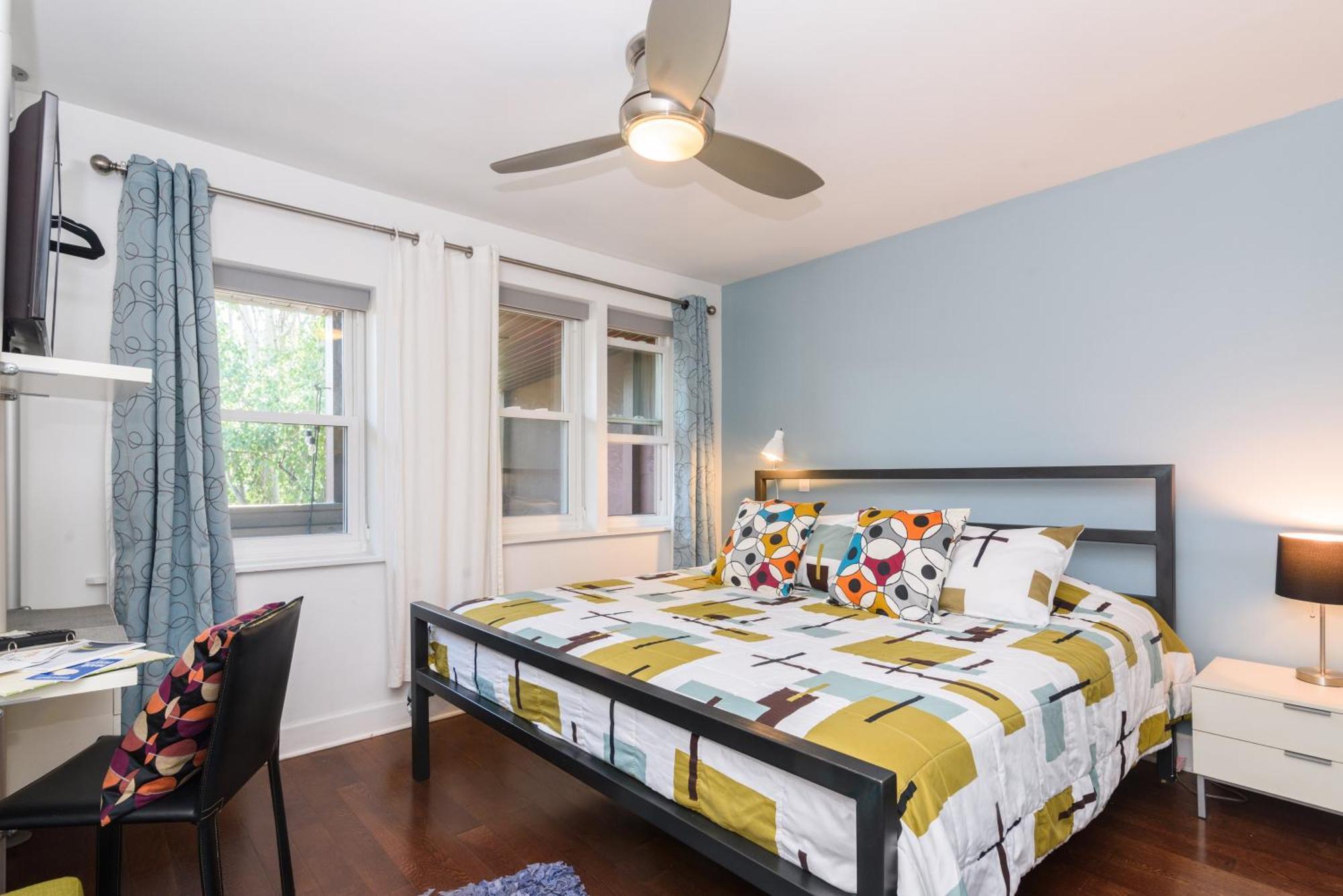 House 5863- Chicago's Premier 4* Chicago