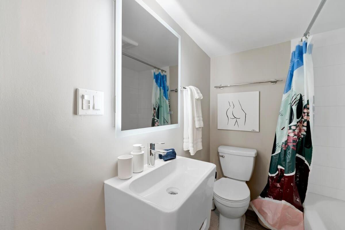 New 2br W 3 Beds And Highspeed Internet Chicago