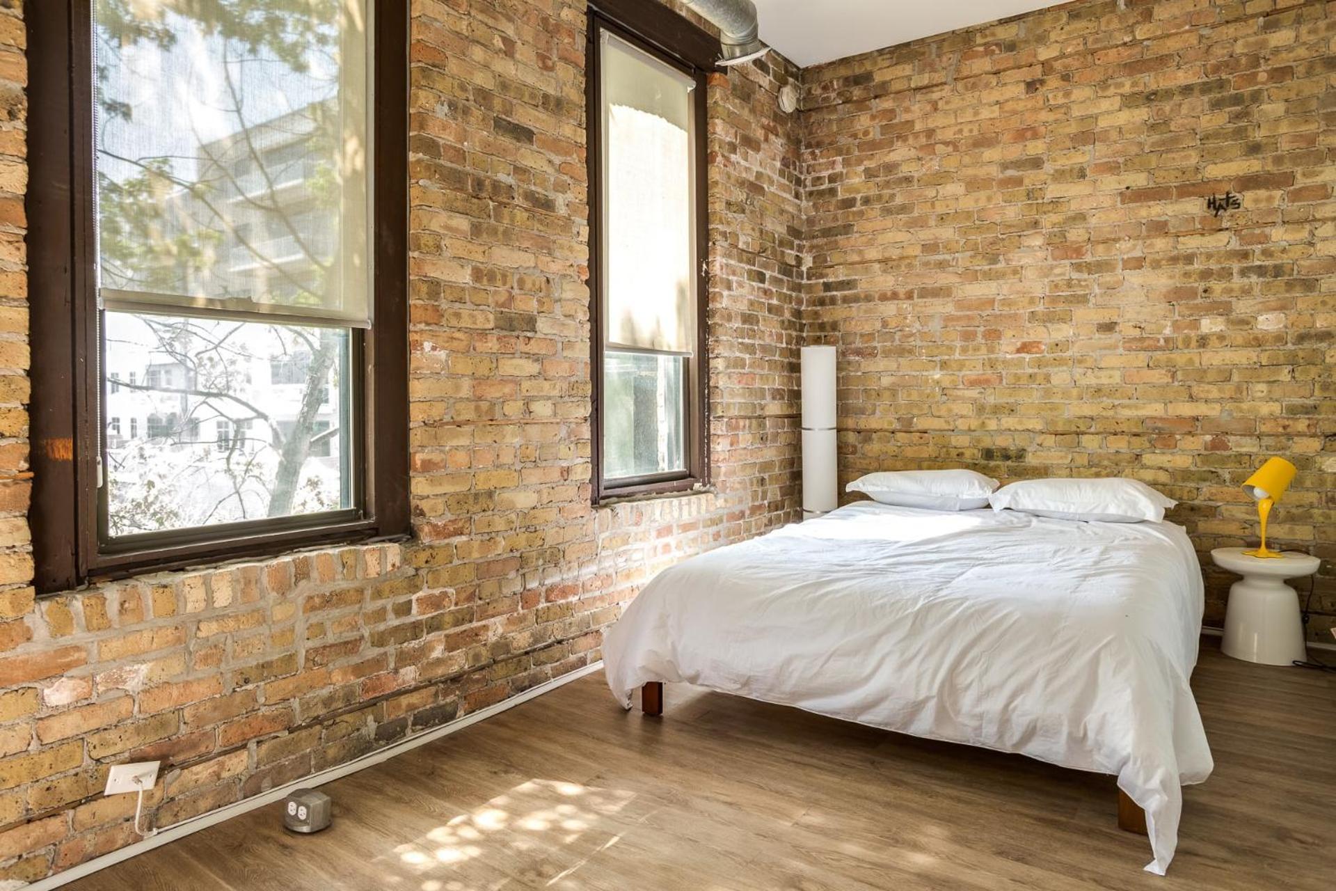 Beautifully Remodeled Third Floor Flat In River North - 3n Apartment
