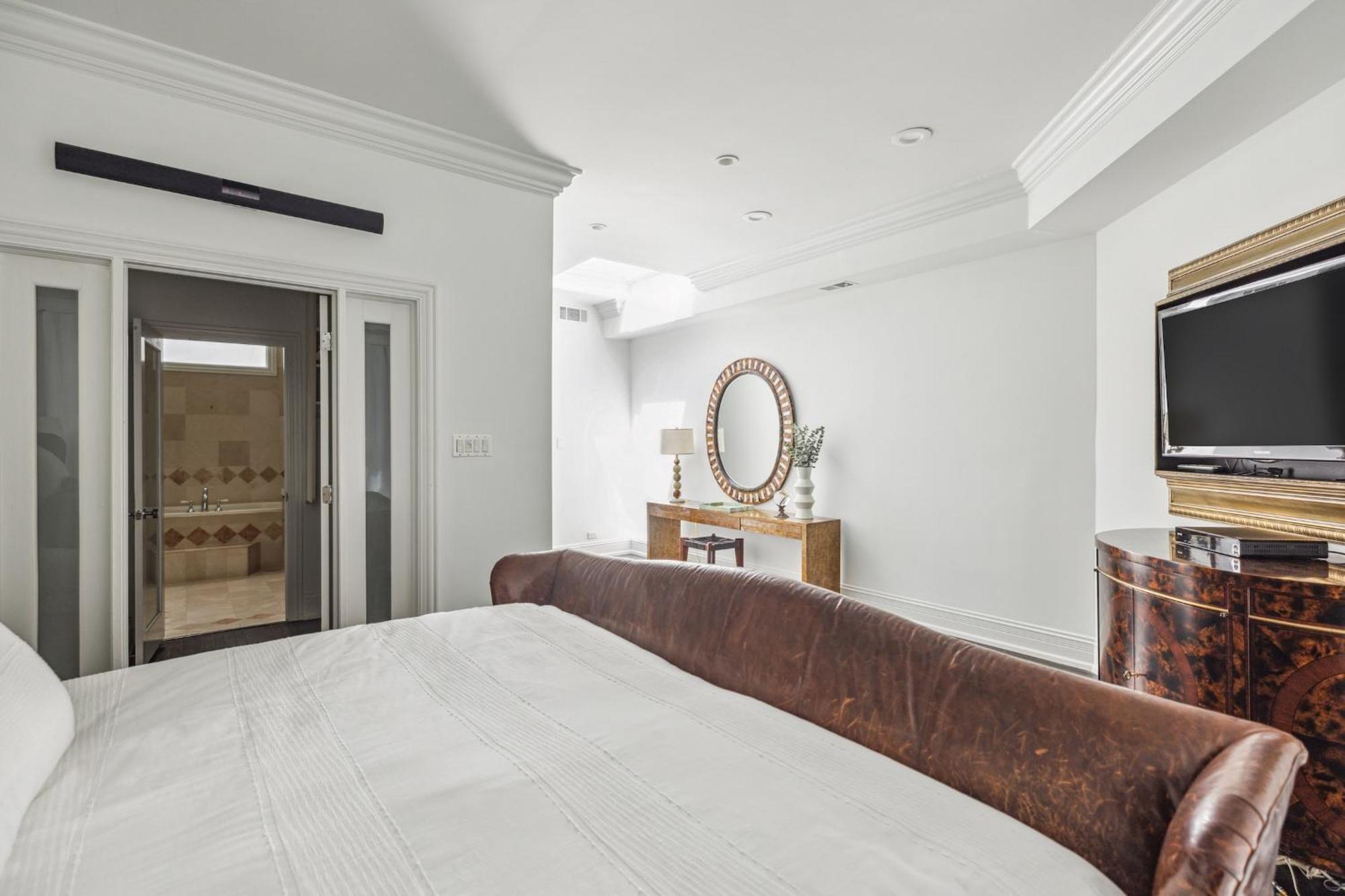 Gold Coast Next To Oak Street Apartment