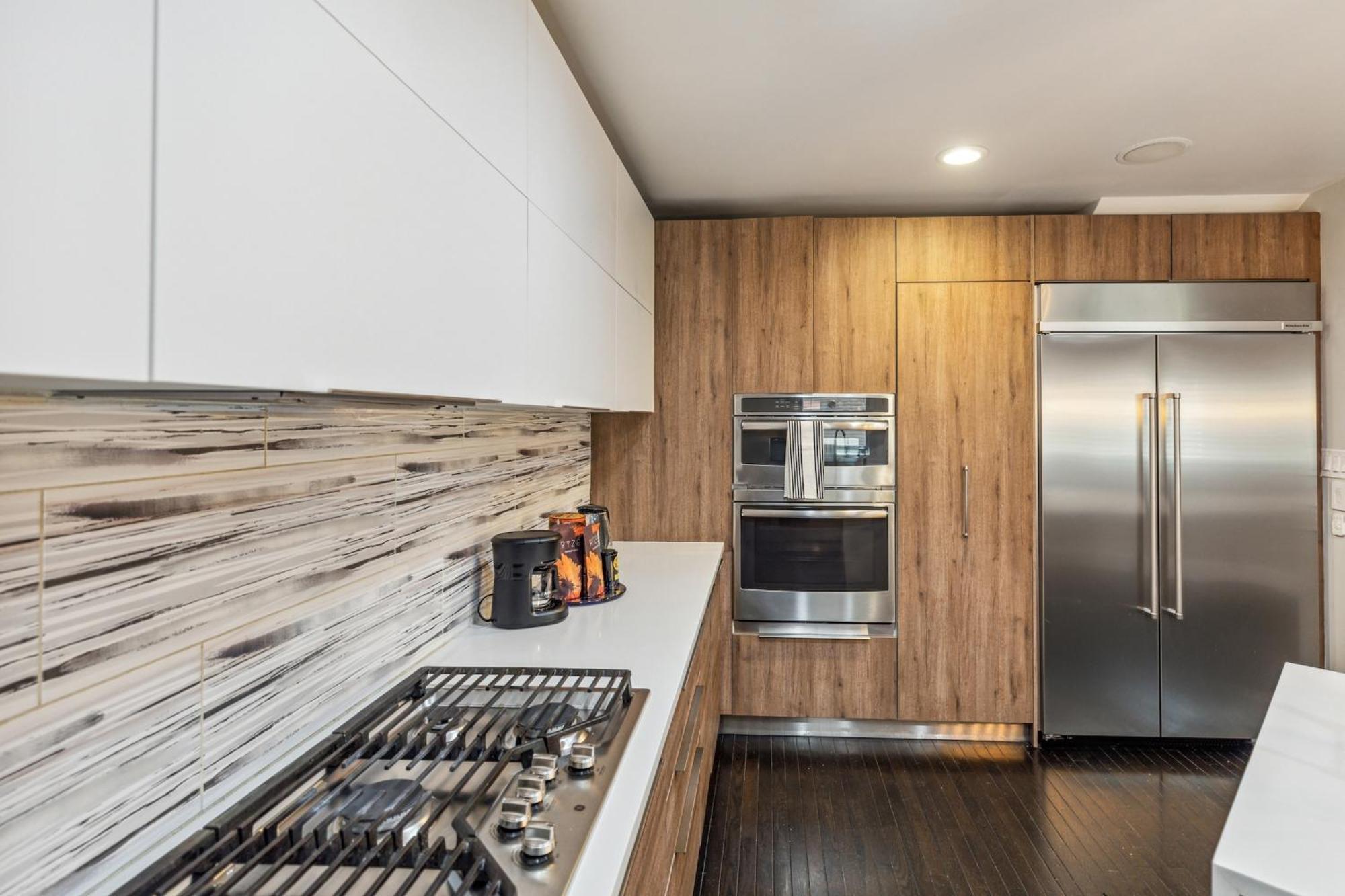Gold Coast Next To Oak Street Apartment Chicago