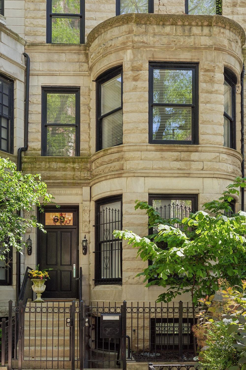 Gold Coast Next To Oak Street Apartment Chicago