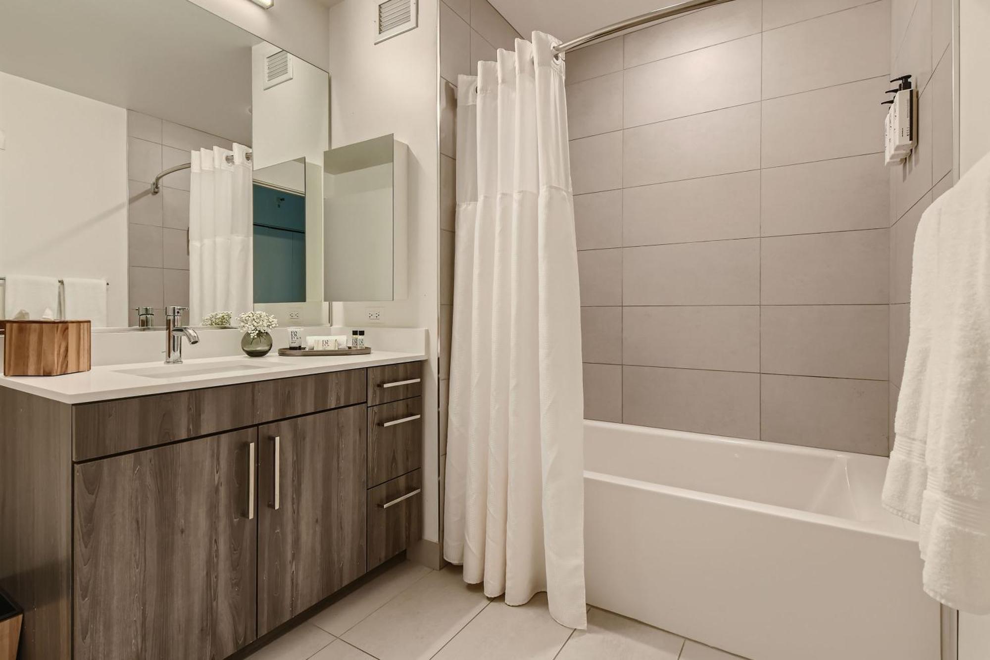 Sentral Michigan Avenue Aparthotel