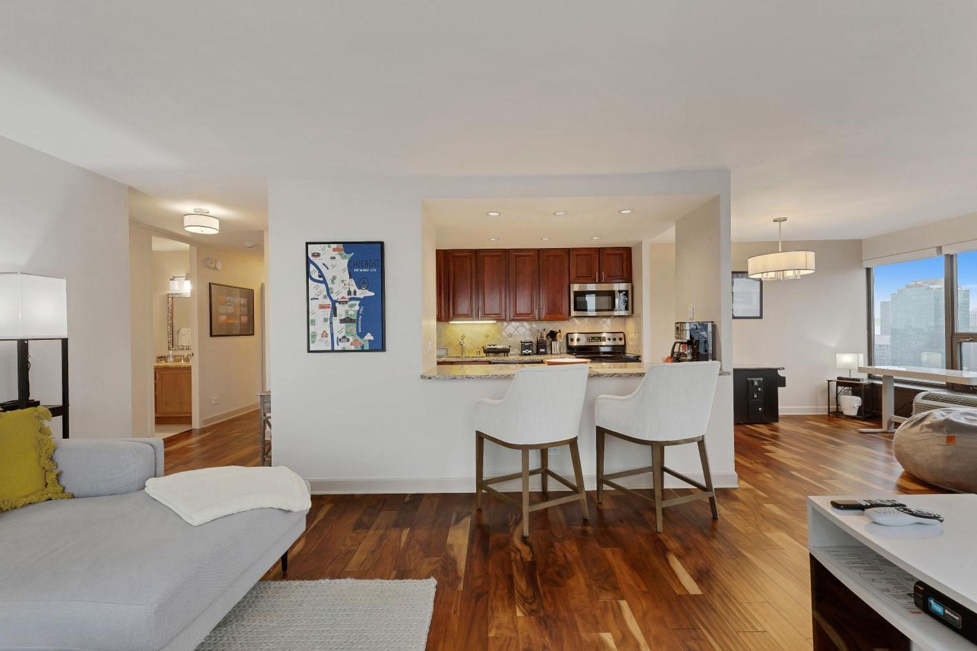 Apartment 2bd River North With Million Dollar Views! *
