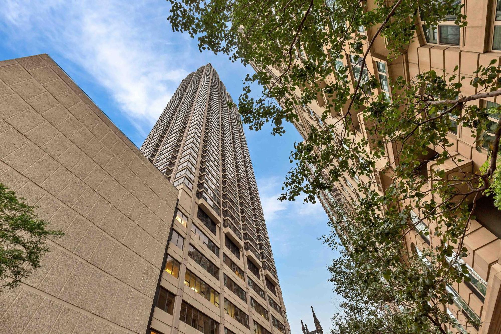 2bd River North With Million Dollar Views!