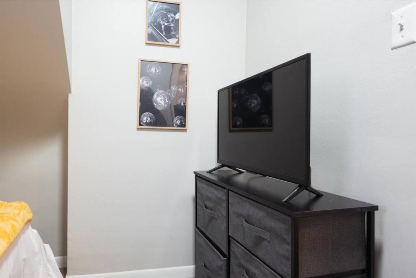 Cute 2 Bedrooms - 12 Min From Downtown Chicagi