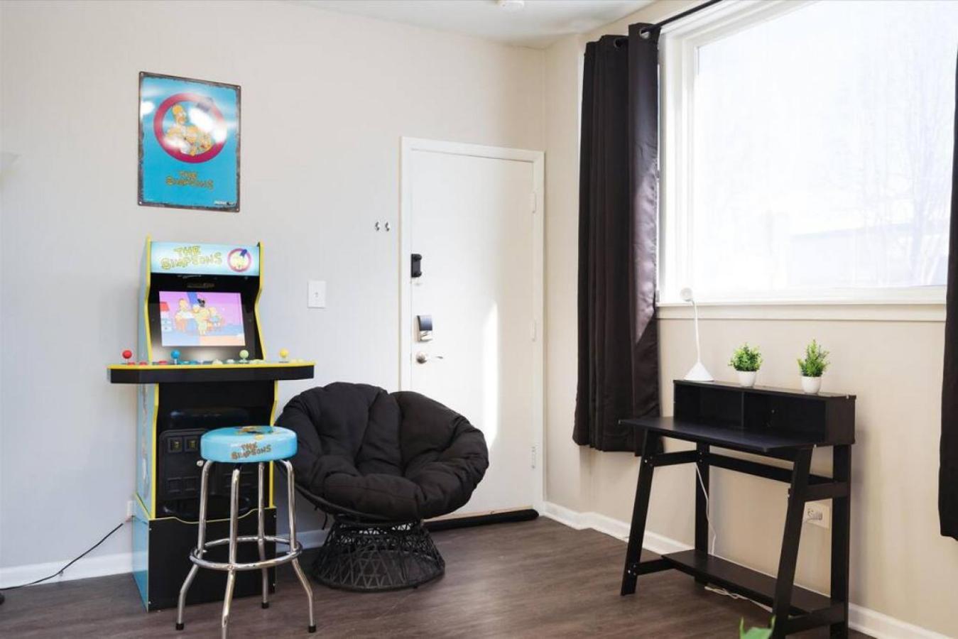 Cute 2 Bedrooms - 12 Min From Downtown Chicagi Apartment