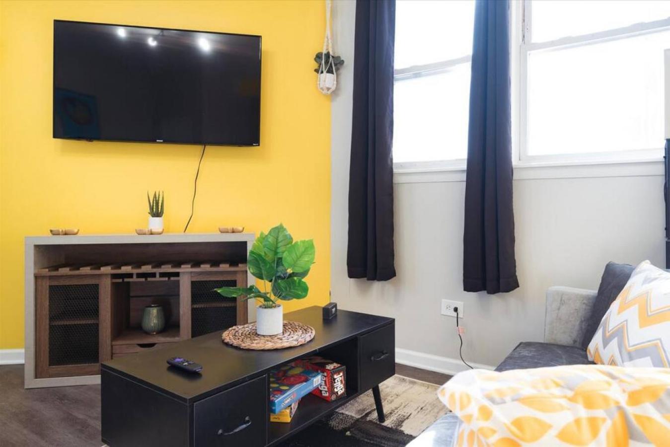 Cute 2 Bedrooms - 12 Min From Downtown Chicagi *