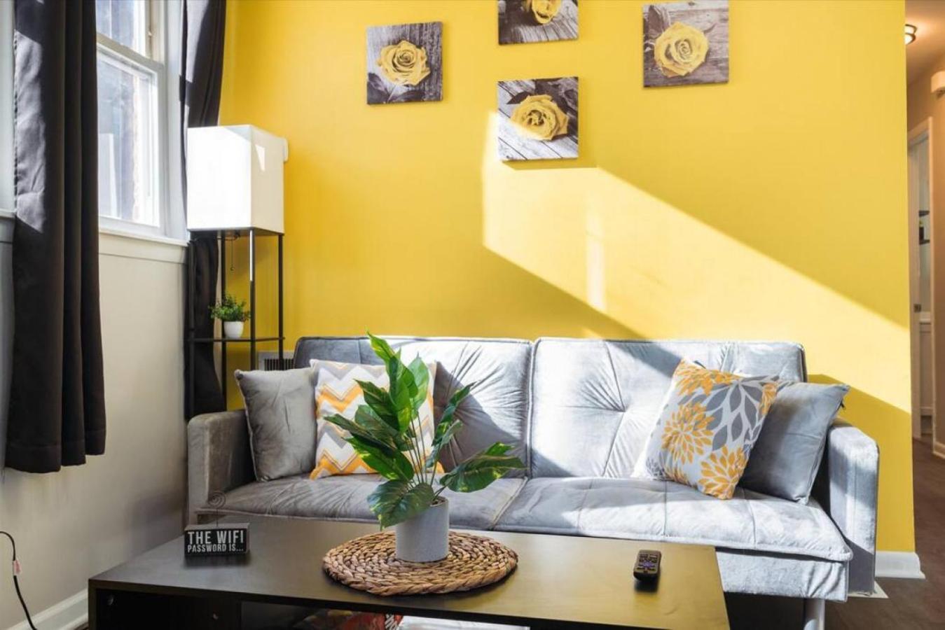 Cute 2 Bedrooms - 12 Min From Downtown Chicagi Chicago