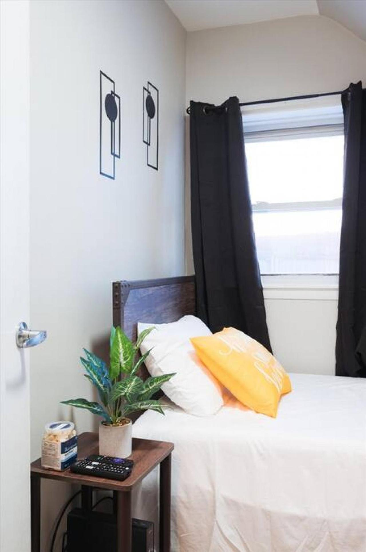 Cute 2 Bedrooms - 12 Min From Downtown Chicagi Apartment
