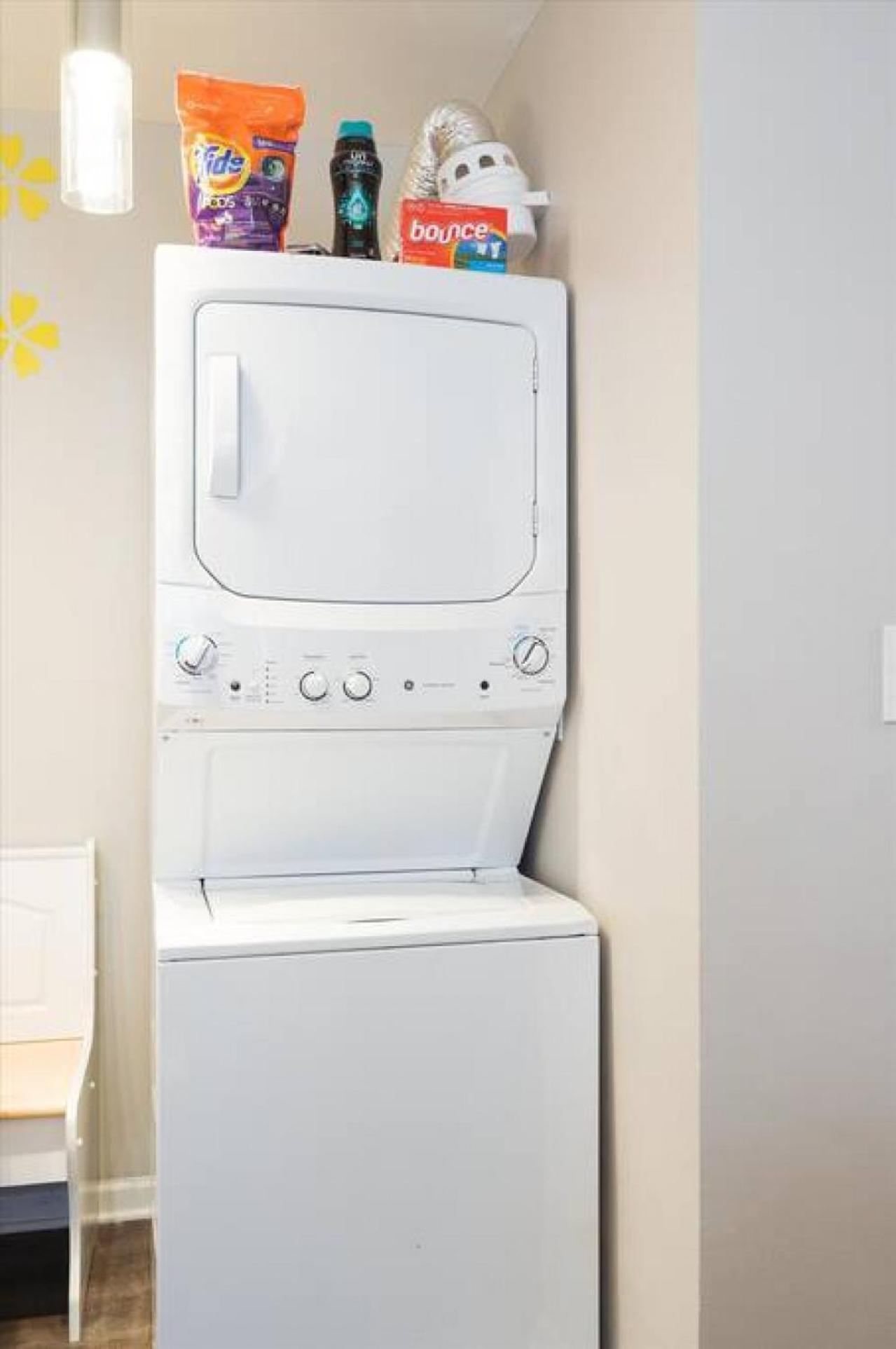 Cute 2 Bedrooms - 12 Min From Downtown Chicagi Chicago