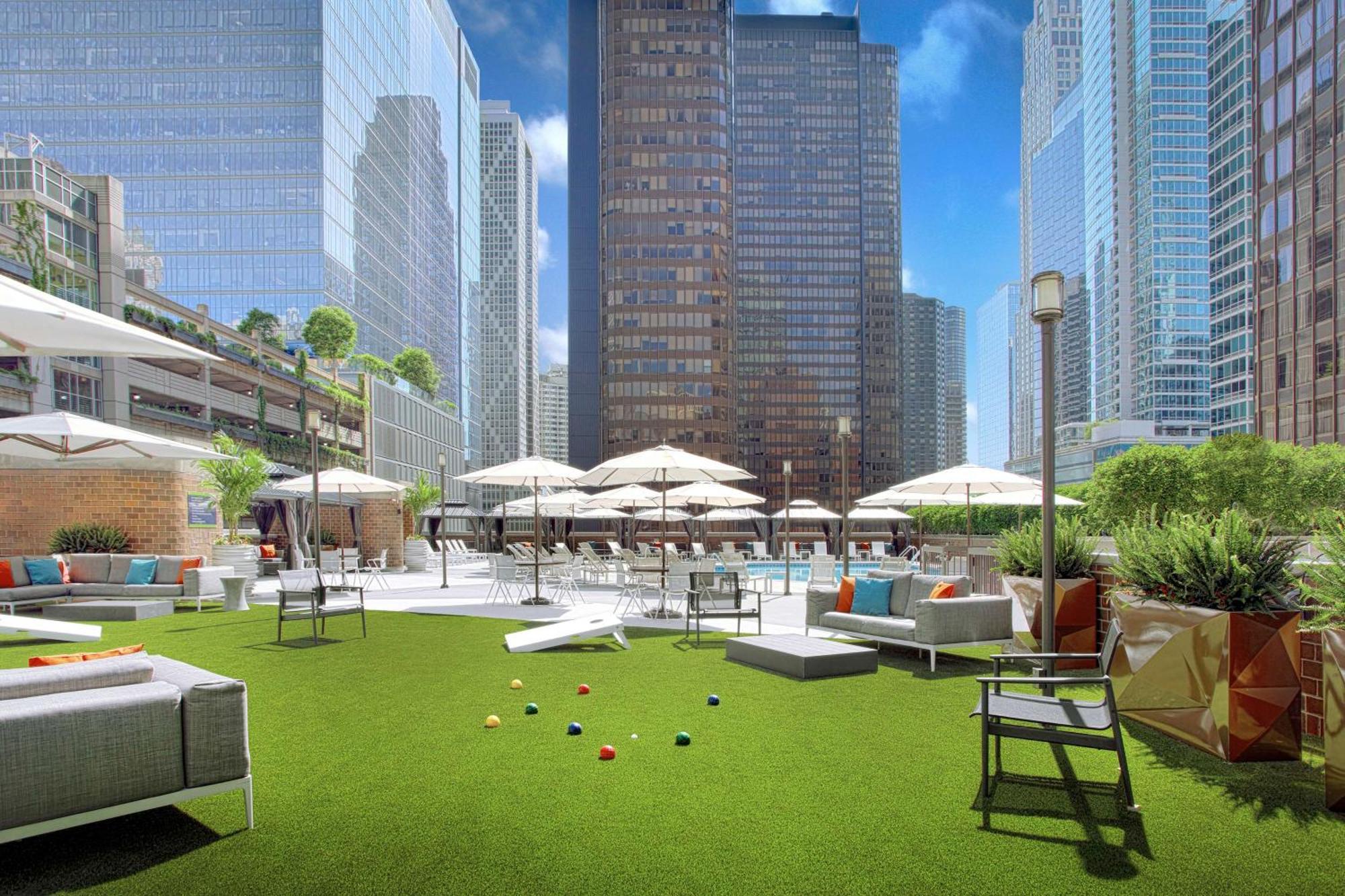 Doubletree By Hilton Magnificent Mile Hotel 4*