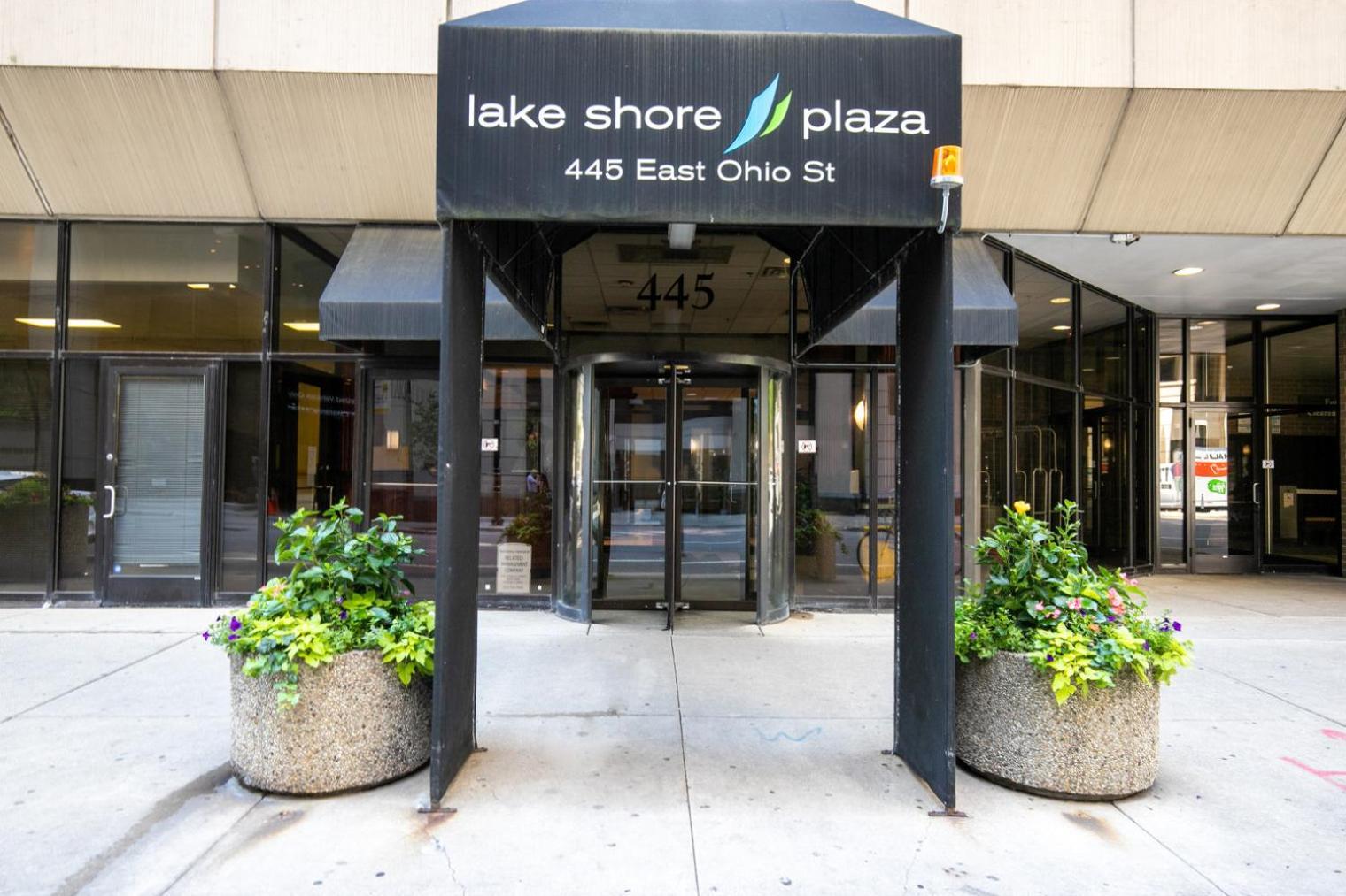 Streeterville W Pool Gym Nr Navy Pier Chi-786
