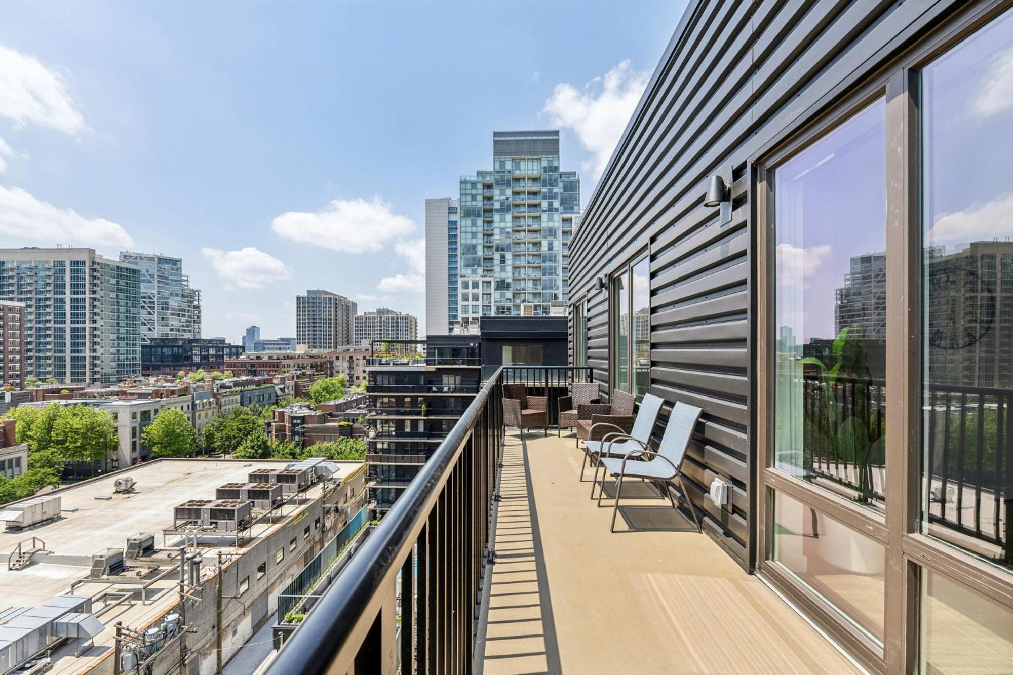 3br Luxury Modern Apartment *
