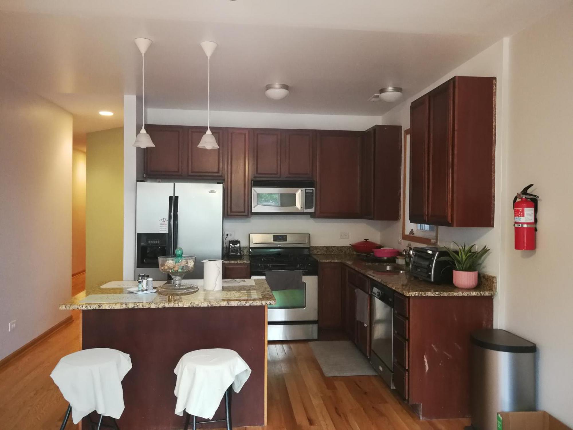 5430 Happy Homestay Chicago