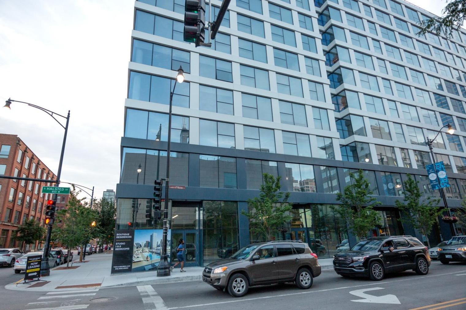Apartment W Loop 1br W Gym Pool In Heart Of Greektown Chi-537