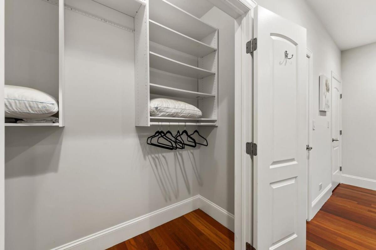 Luxury Retreat With Theater Holiday home Chicago