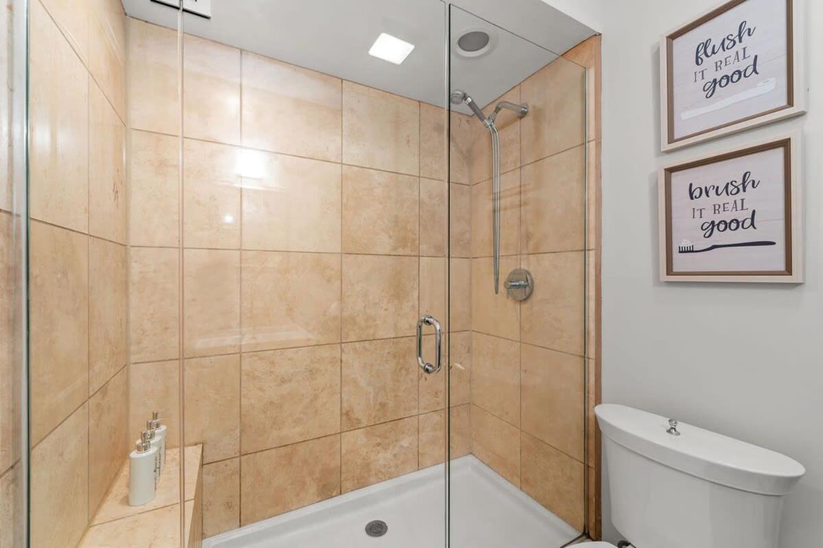 Luxury Retreat With Theater Holiday home *