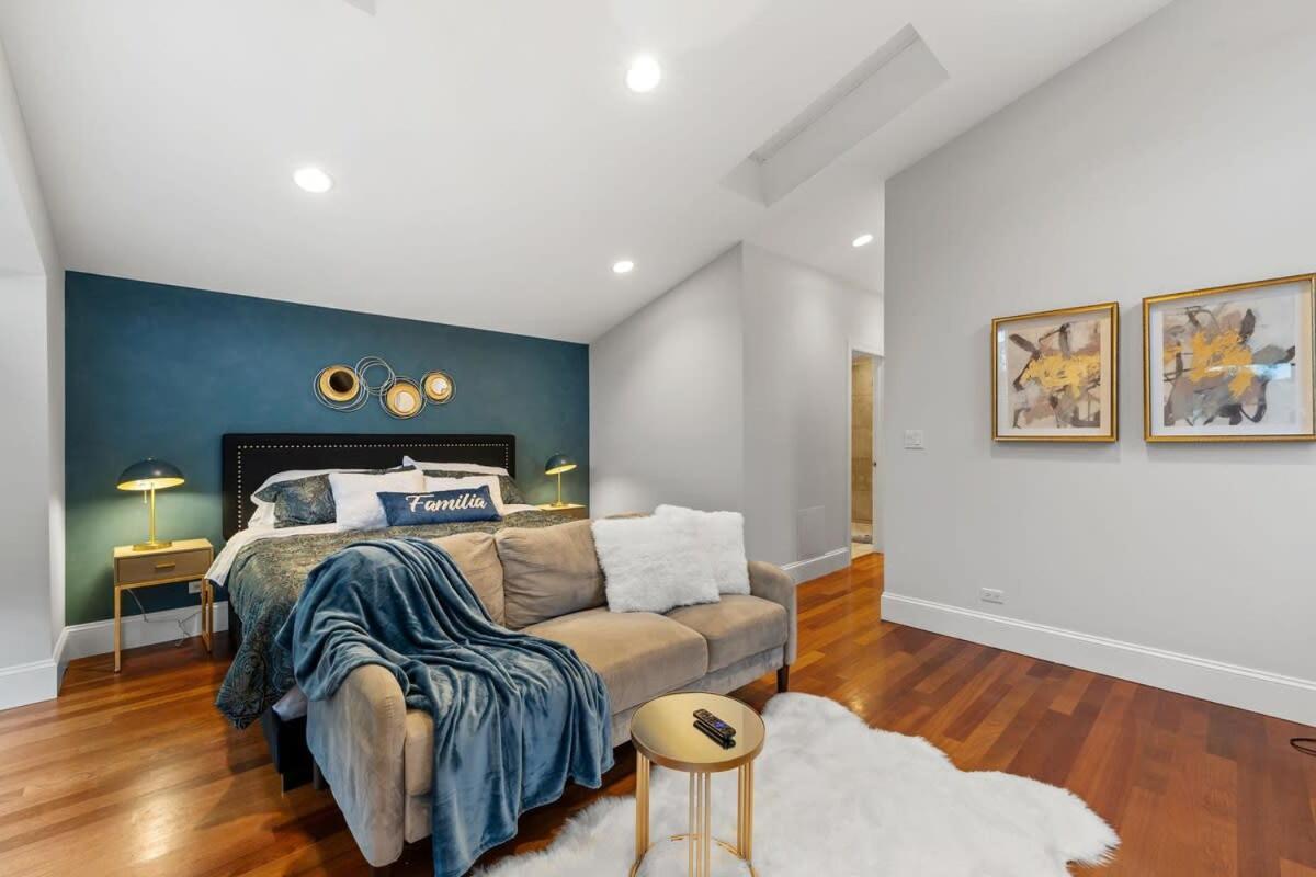 Holiday home Luxury Retreat With Theater *