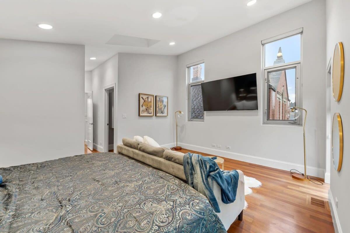Luxury Retreat With Theater Chicago