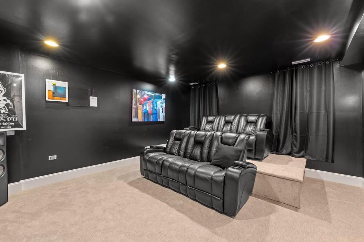 Luxury Retreat With Theater Holiday home *