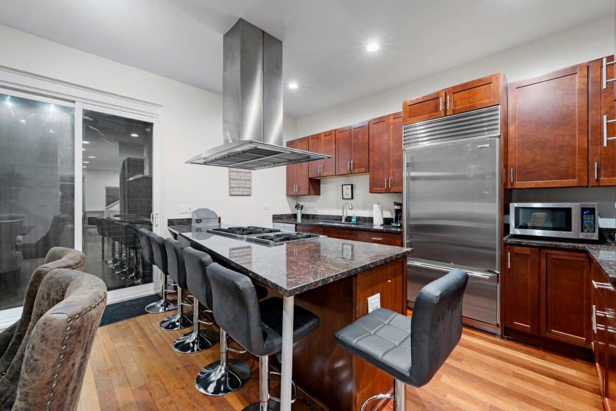 Luxury Retreat With Theater Chicago