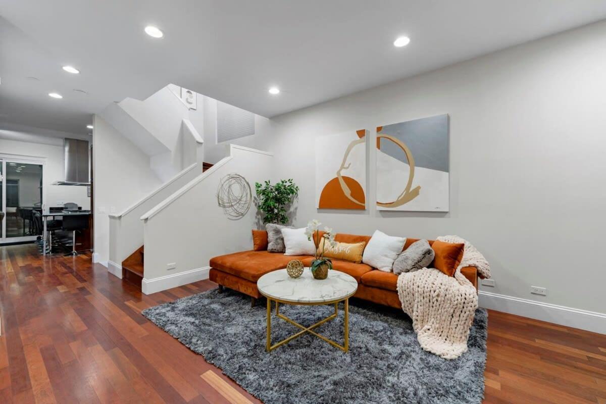Luxury Retreat With Theater * Chicago