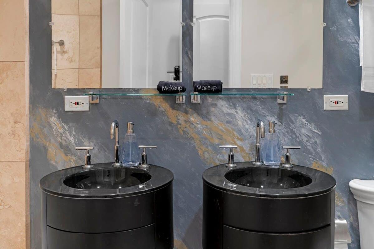Luxury Retreat With Theater Chicago