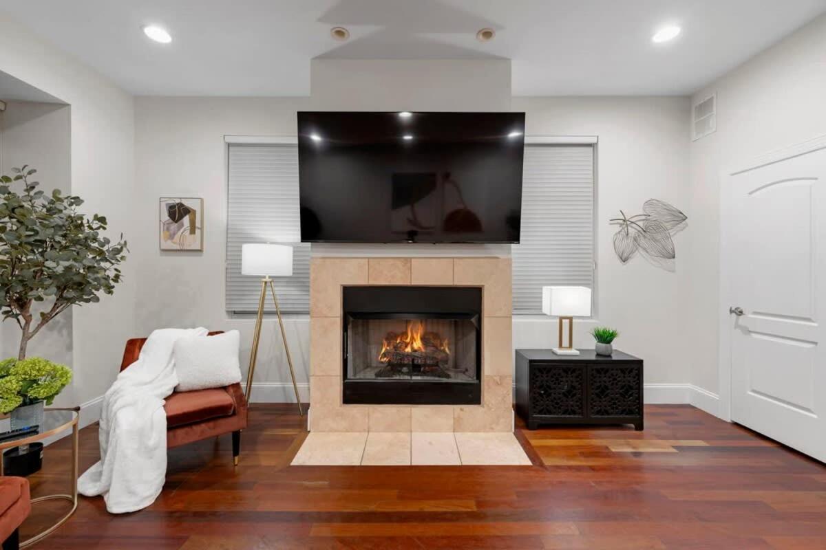 Luxury Retreat With Theater Holiday home *