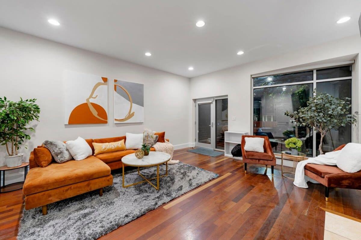 Luxury Retreat With Theater Holiday home Chicago