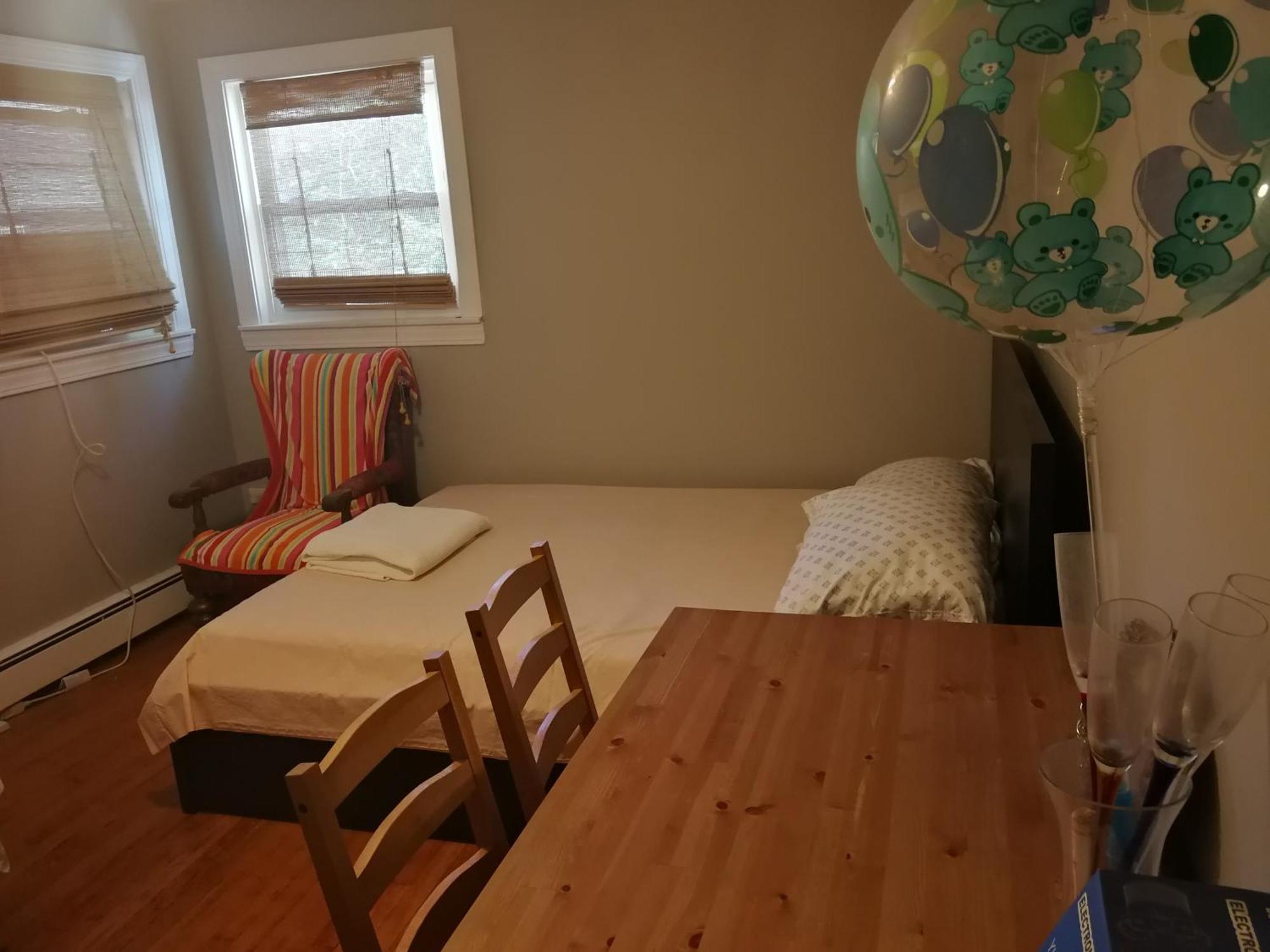 8100 Happy Homestay *