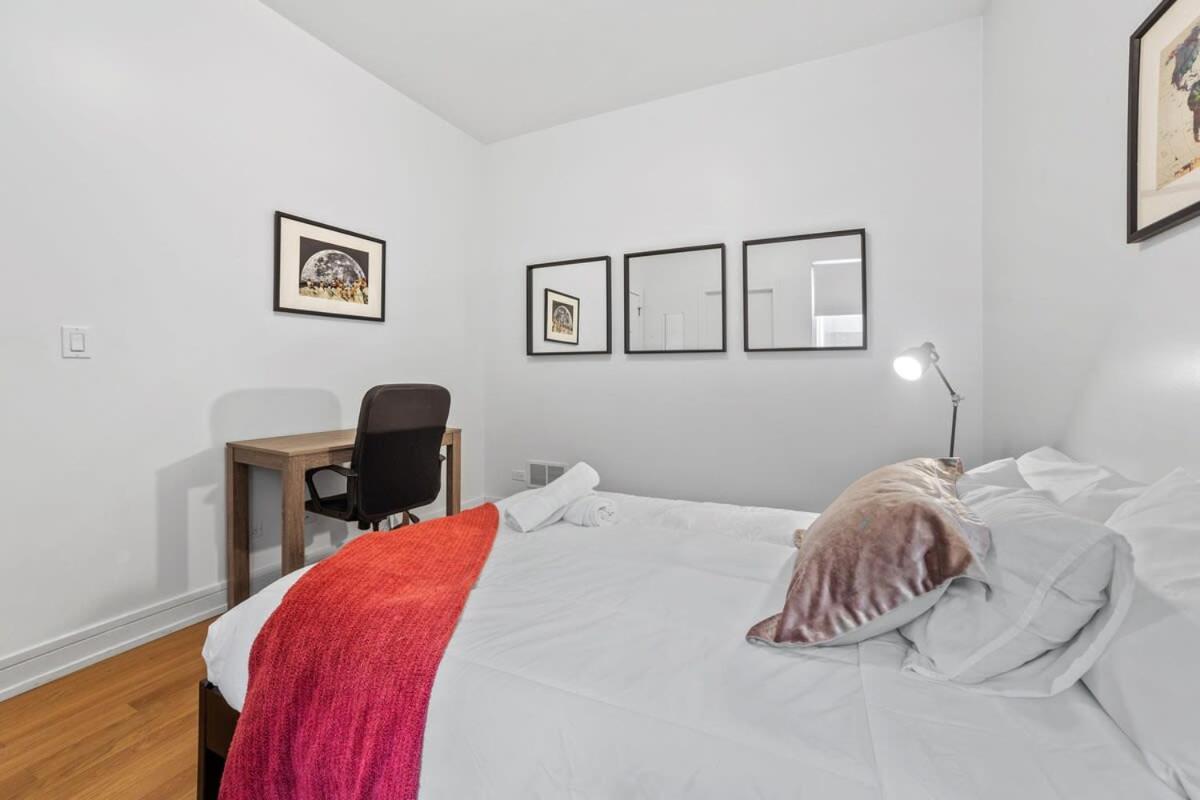 4-bedroom Luxury With Rooftop & Skyline Views * Chicago