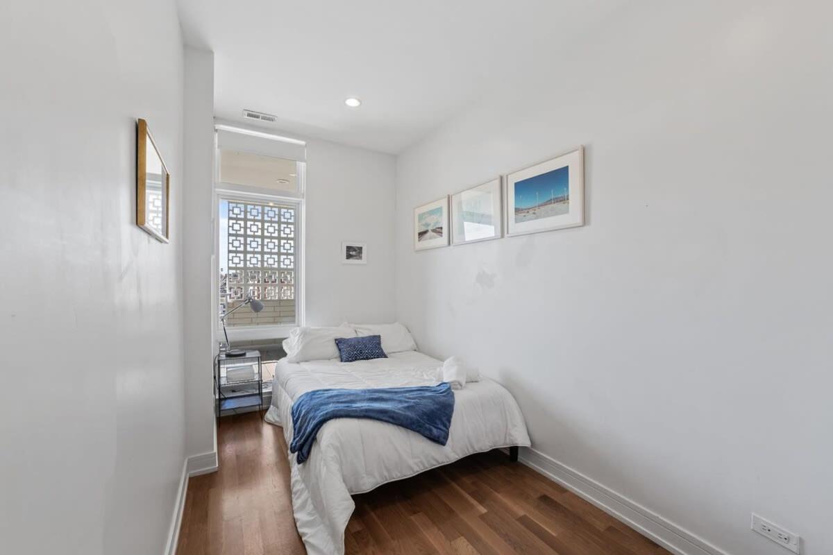 4-bedroom Luxury With Rooftop & Skyline Views Apartment