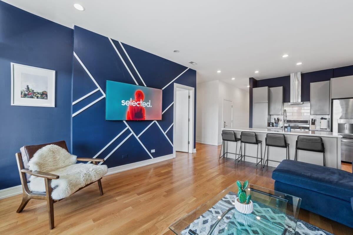 4-bedroom Luxury With Rooftop & Skyline Views Apartment *