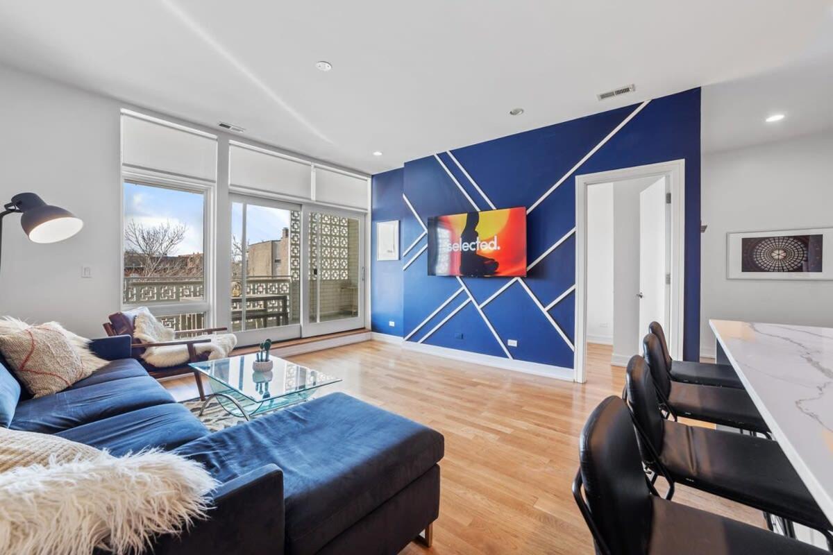 4-bedroom Luxury With Rooftop & Skyline Views *