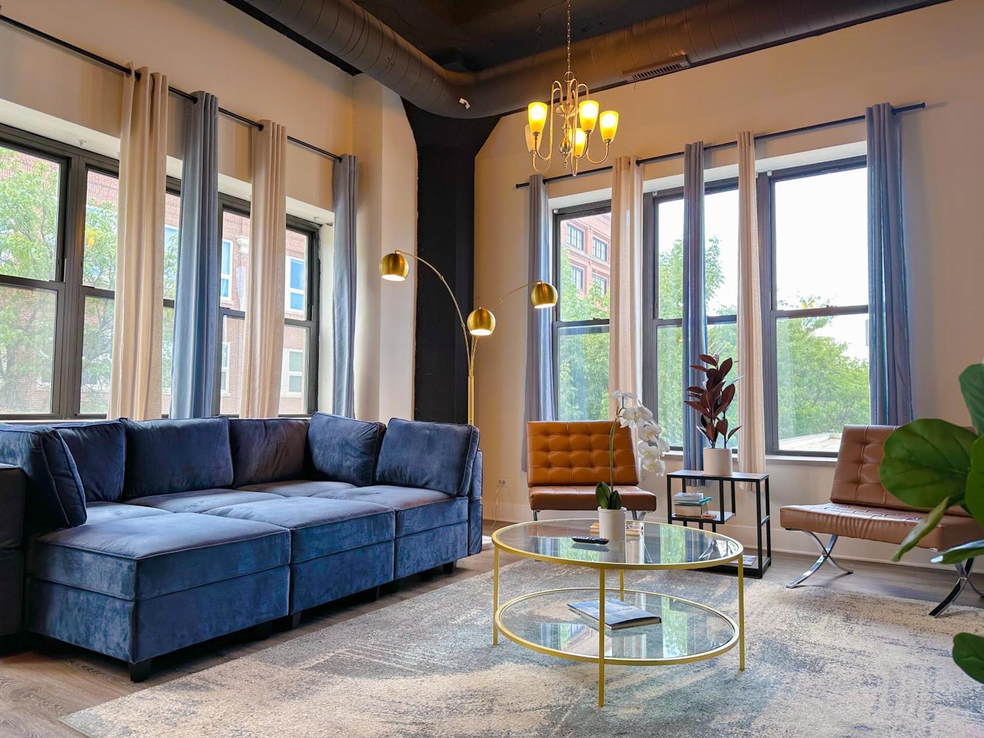 Mccormick Place Spacious Family Heaven 3b-2b With Optional Parking That Sleeps Up To 10 Chicago
