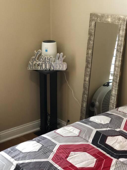 Apartment Tones Comfort Near U Of Chgo And 20min Dtwn Chgo Chicago