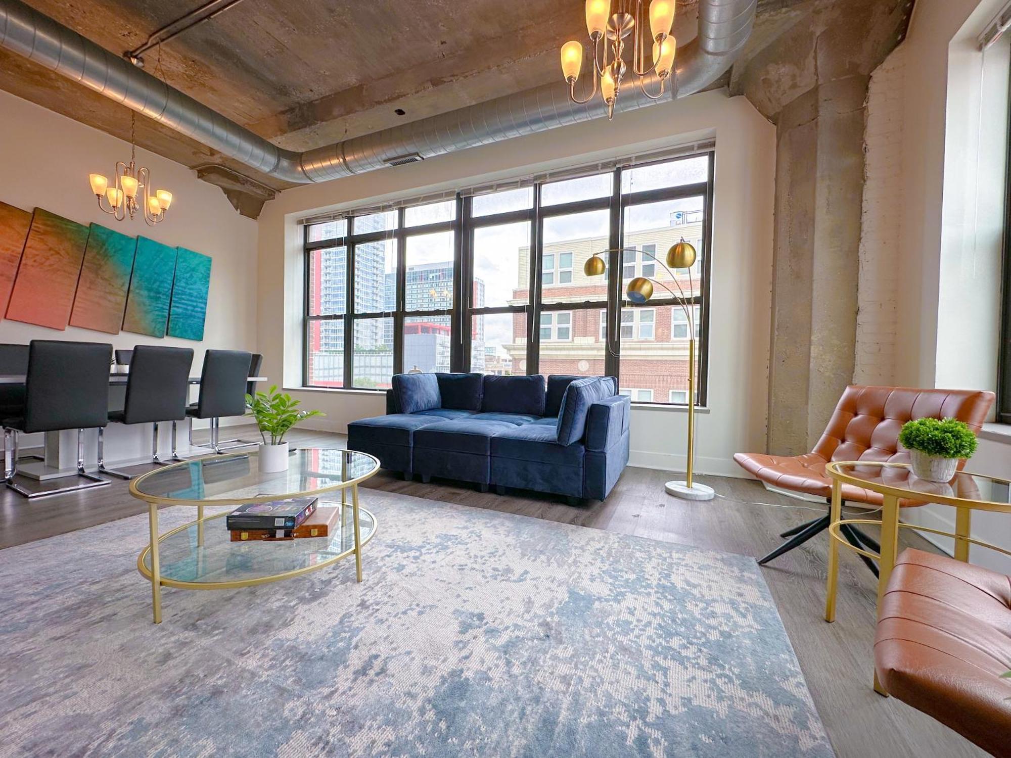 Apartment Spacious And Luxurious 3br-2ba Near Mccormick Place With Optional Parking - Sleeps 10 *