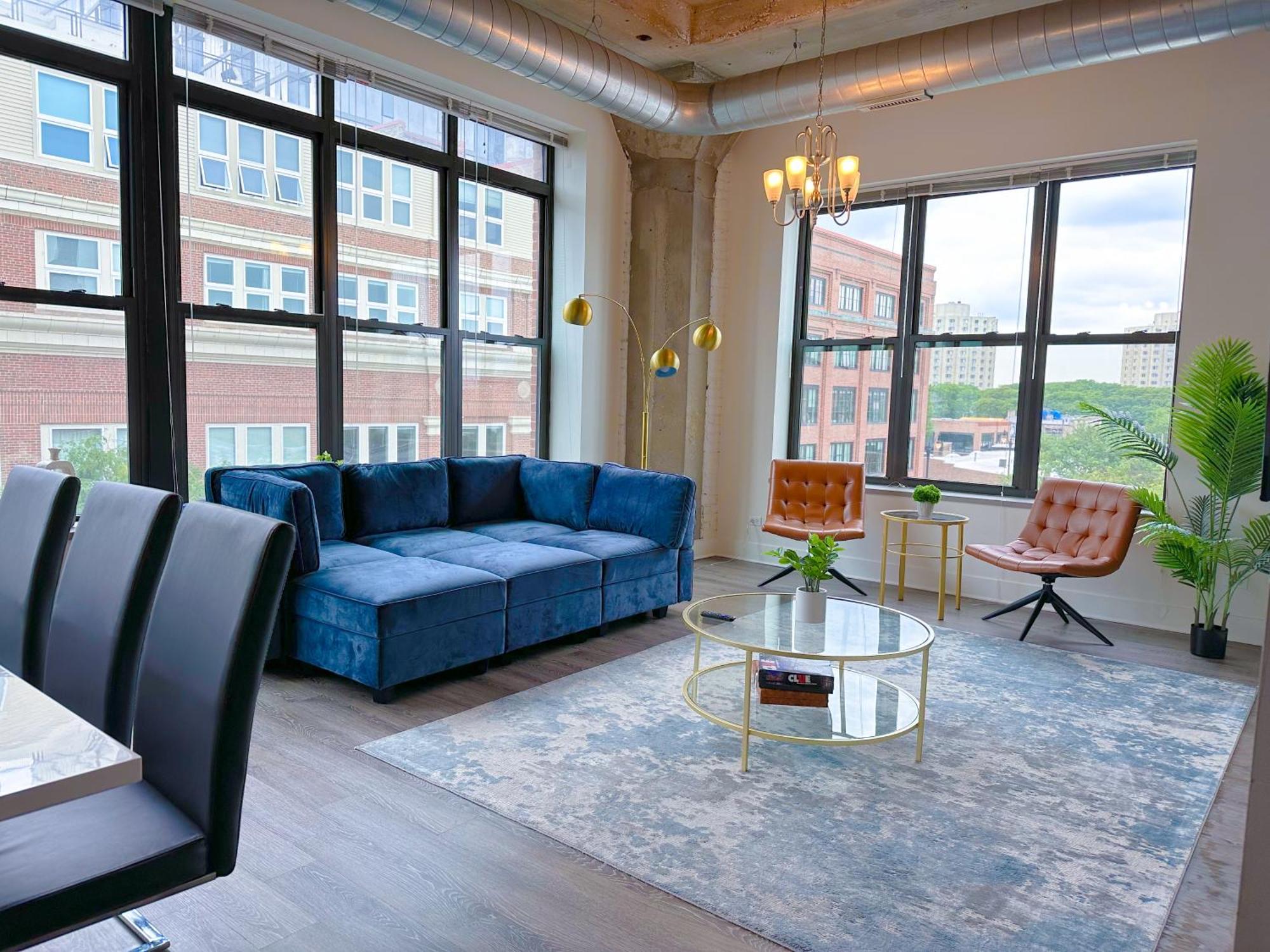 Apartment Spacious And Luxurious 3br-2ba Near Mccormick Place With Optional Parking - Sleeps 10 Chicago