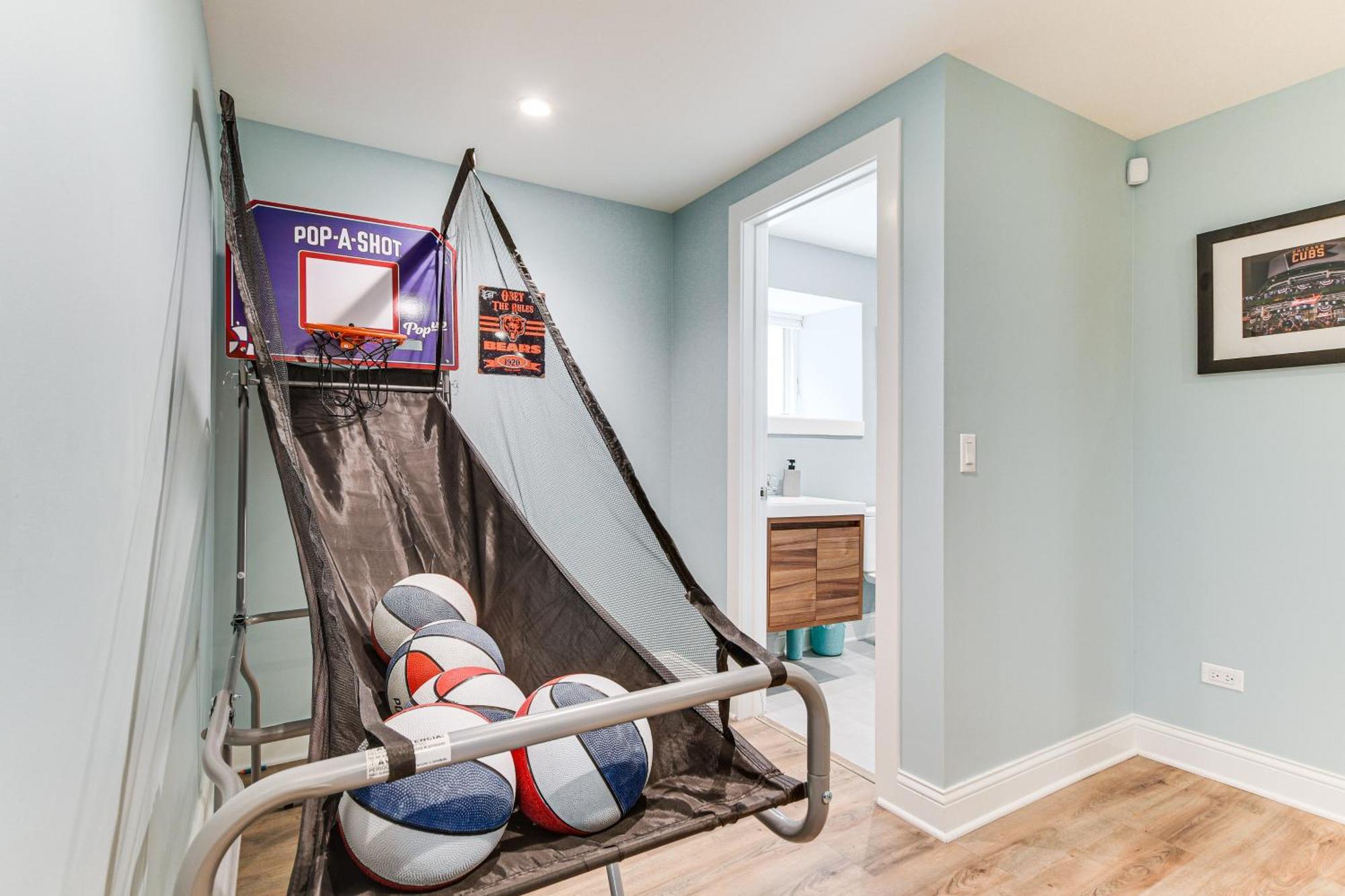 Awesome With Game Room, Deck And Yard!