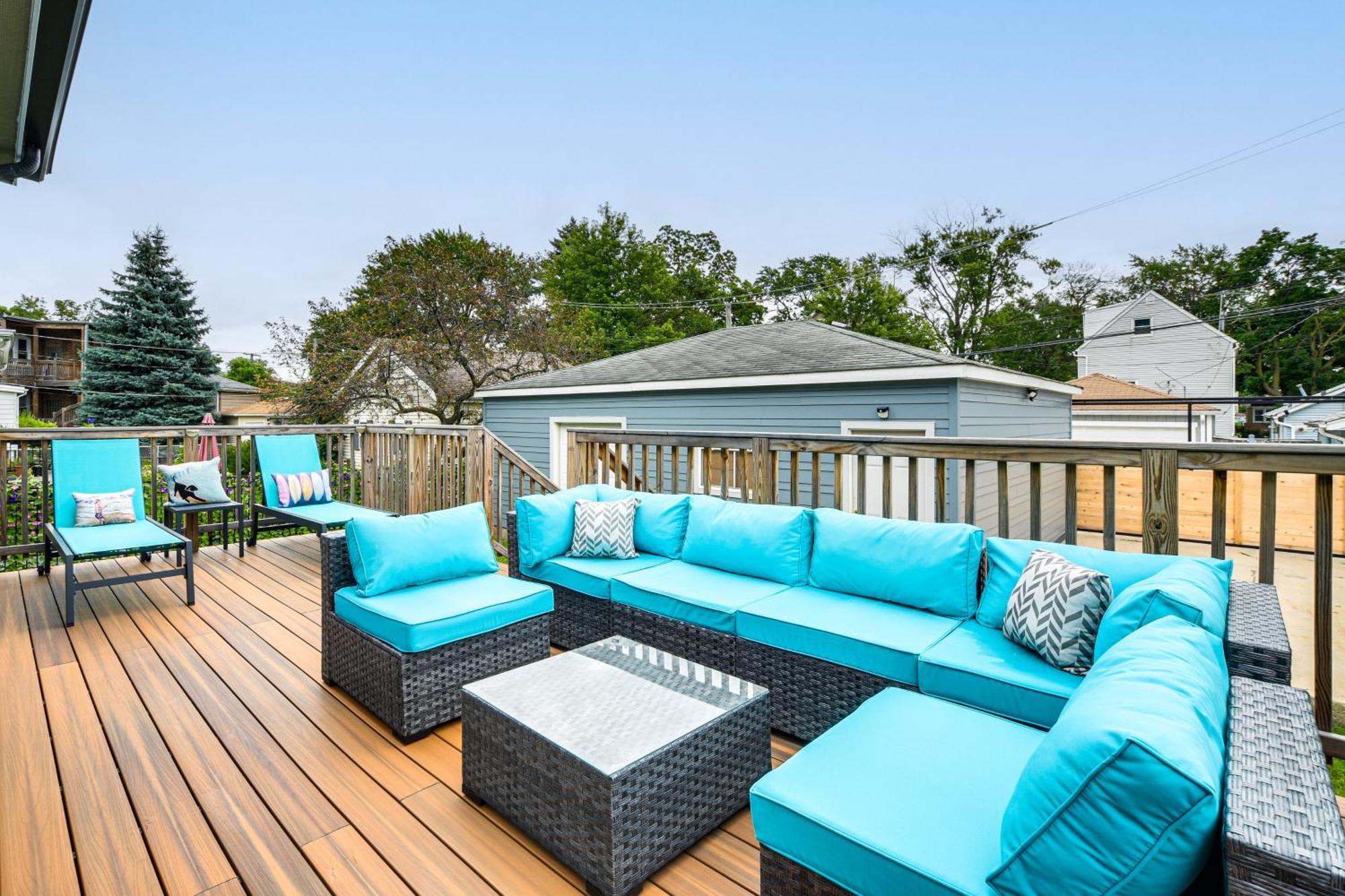 Holiday home Awesome With Game Room, Deck And Yard!