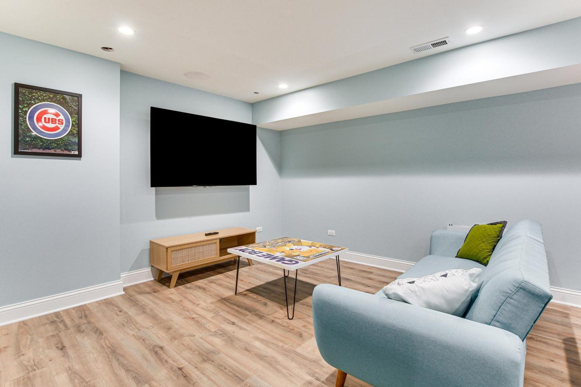 Awesome With Game Room, Deck And Yard!